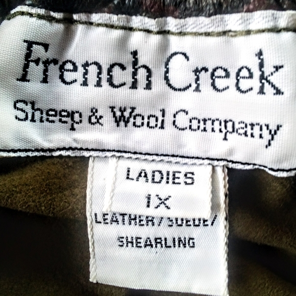 2 women's Dresses - Picture 6 of 6